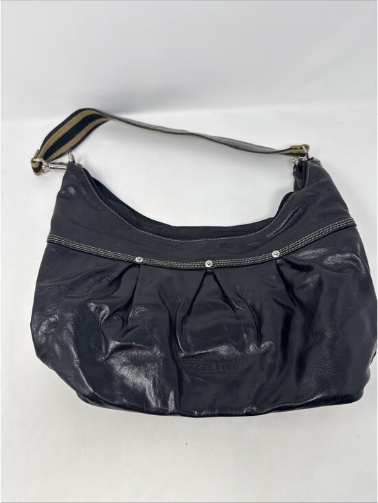 Kenneth Cole Handbags - Reaction Kenneth Cole Black Shoulder Purse